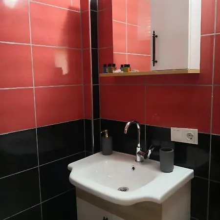 Est Apartment